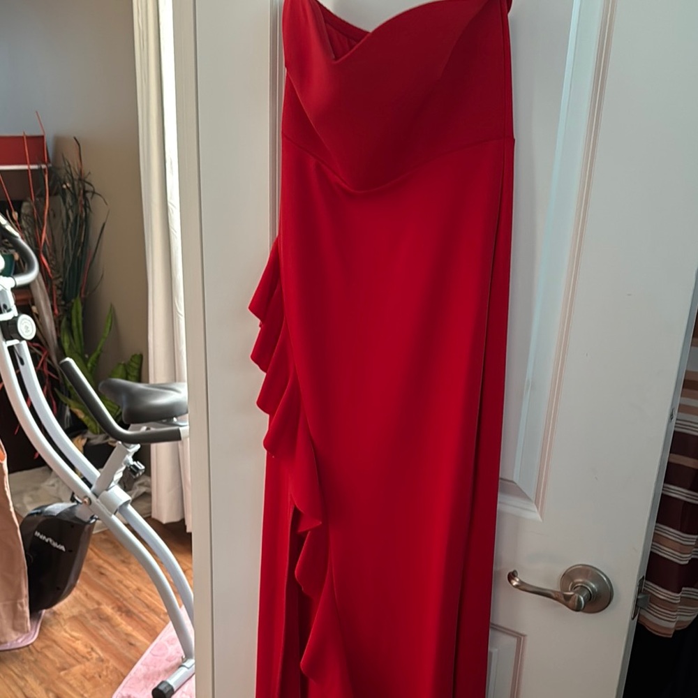 Sweet Storm Red Strapless Sweetheart Gown